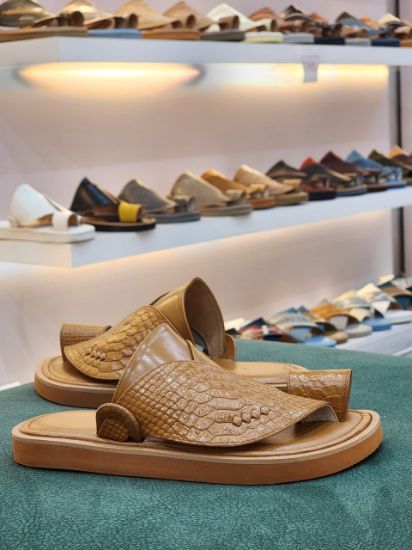 صورة شرقي جلد تمساح مديل س90